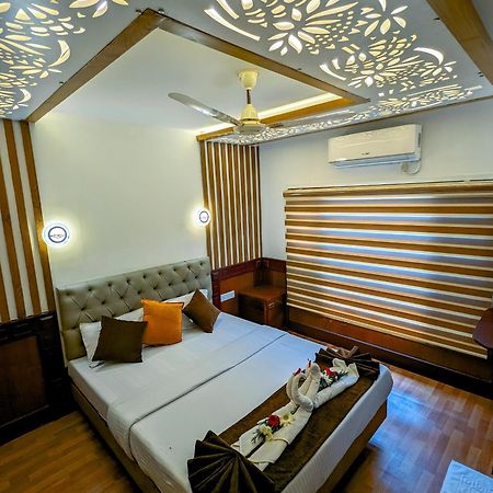 Grand Villa Houseboat Kumarakom Extérieur photo