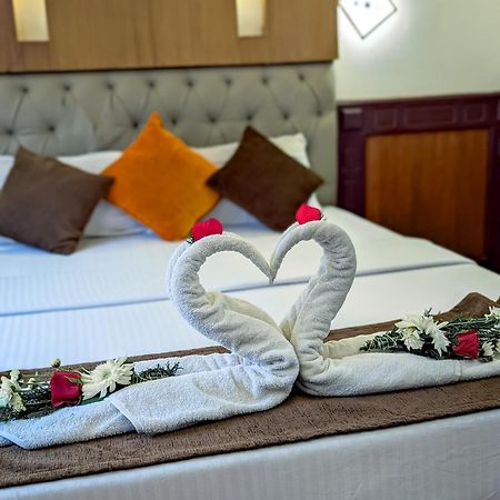 Grand Villa Houseboat Kumarakom Extérieur photo