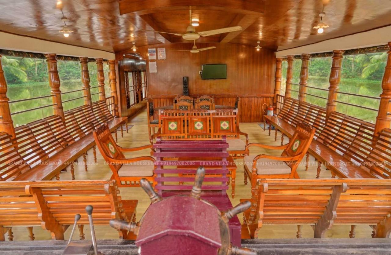 Grand Villa Houseboat Kumarakom Extérieur photo