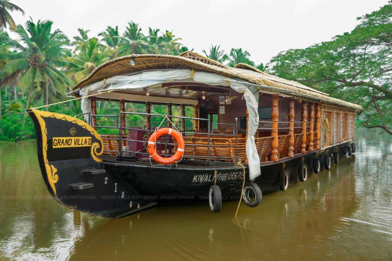 Grand Villa Houseboat Kumarakom Extérieur photo